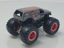 HOT WHEELS MONSTER JAM 1/64 - IRON OUTLAW TEXAS Red Chrome Rims