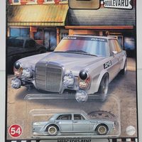 Hot Wheels Premium – Mercedes-Benz 300 SEL 6.8 AMG | Boulevard Series #54
