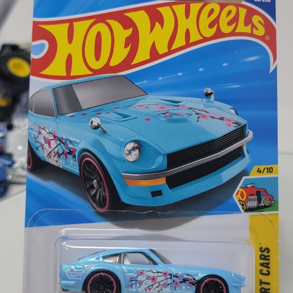 Hot Wheels 2025 Case G Datsun 240Z Blue Sakura HW Art Cars.