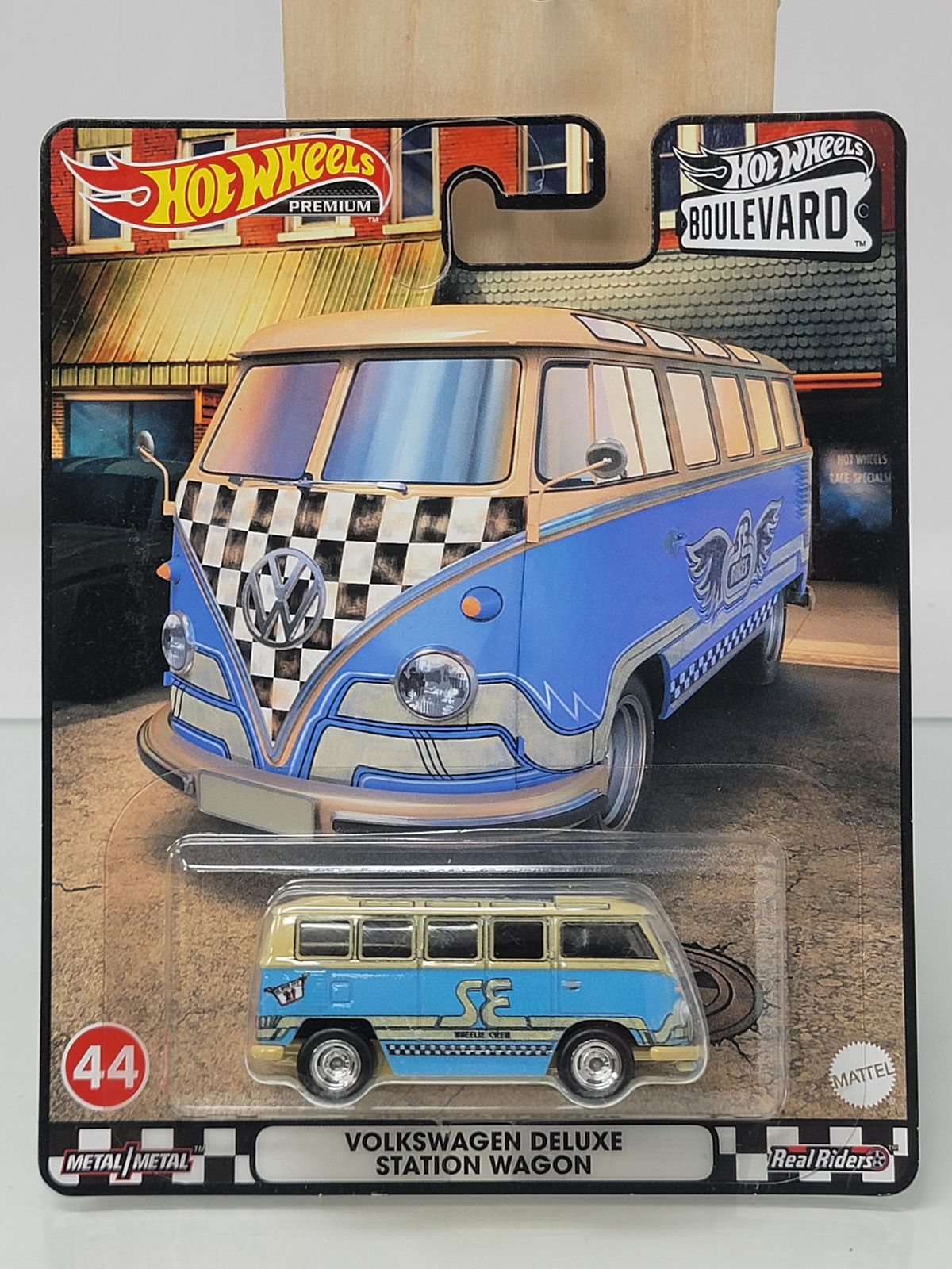 Hot Wheels Premium – Volkswagen Deluxe Station Wagon | Boulevard Series #44