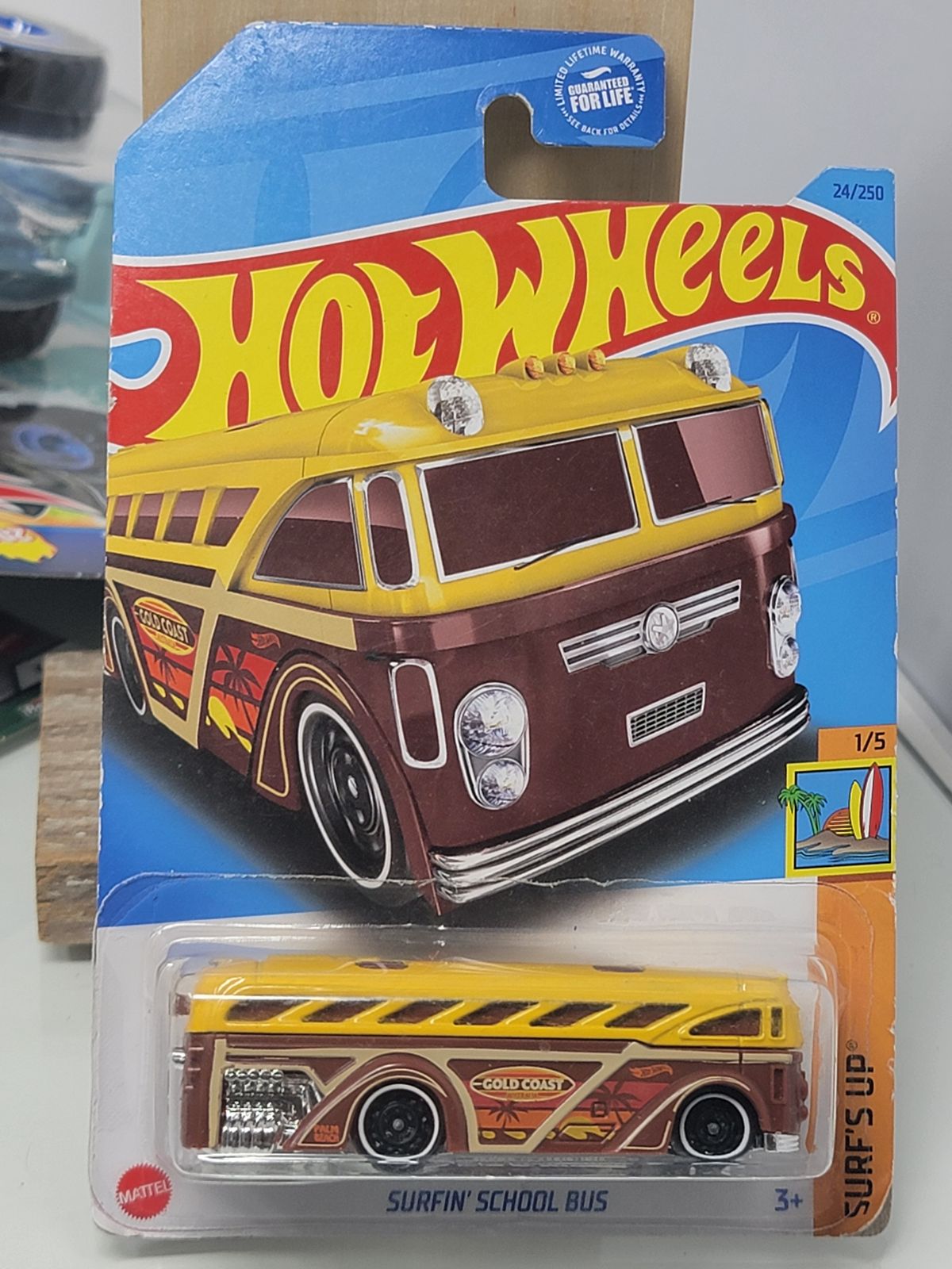 Hot Wheels Surfin’ School Bus (Surf’s Up Series) #24/250