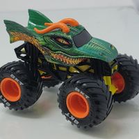 Monster Jam 2022 Spin Master 1:64 Diecast Truck with Bonus Accessory: Legacy Trucks Dragon BKT Tires