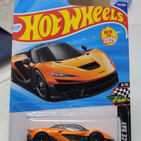 McLaren W1 orange hybrid hypercar new 2025 Hot Wheels #142/250 