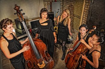Emma Dayhuff, Kara Kesselring, Caroline Davis, Veronica Nettles & Naomi Culp
