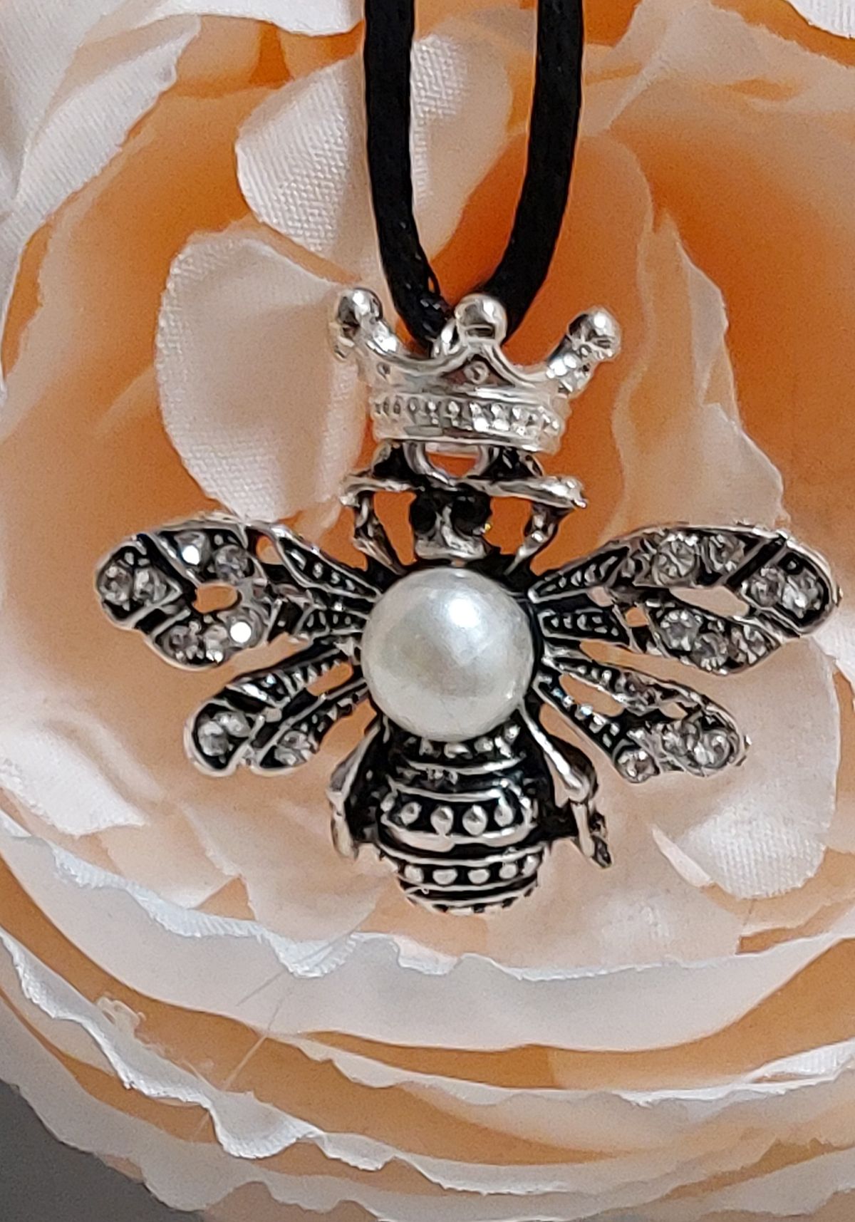 Limited edition Royal Bee necklace