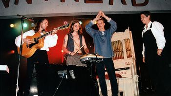 Roger Hodgson jamming with fans from  the audience
