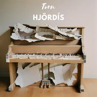 Torn by Hjordis