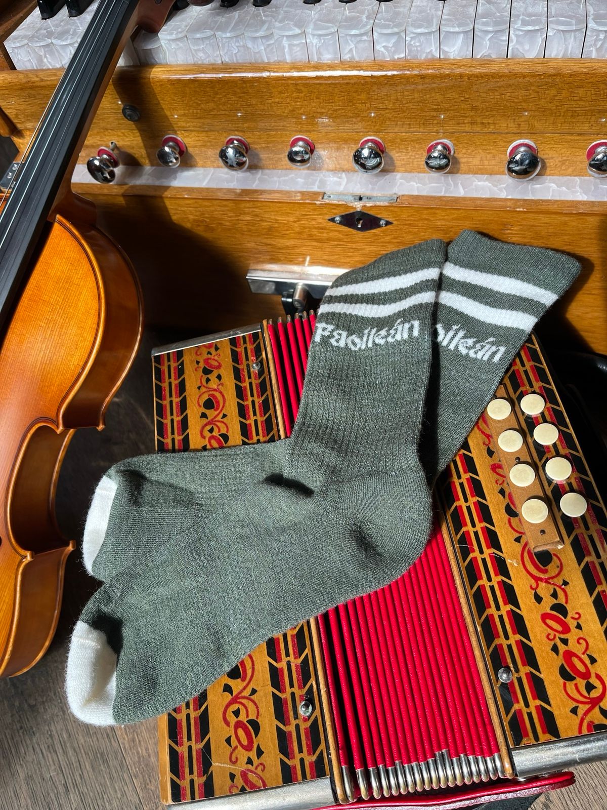 Wool-Blend Crew Socks - Faoileán Logo