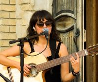 Onna Lou at Mona Lisa