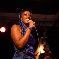 PERFORMANCE MIX by Molly Tu Hott
