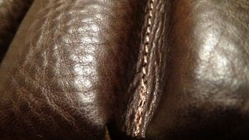 up close of the stitching in between the harp pockets
