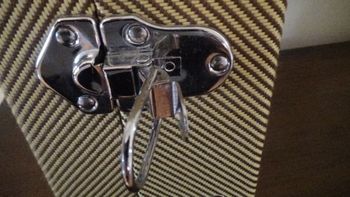 sturdy clasp opens and shuts
