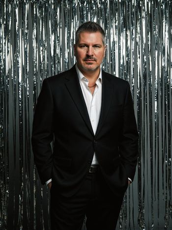 Gary Wade_Sparkle_Pose_2
