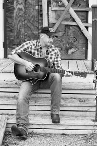 Kenny Ray Horton @ Jockey Bar & Grille