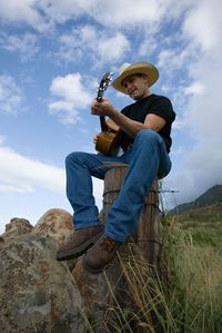 Kenny Ray Horton @ Jockey Bar & Grille