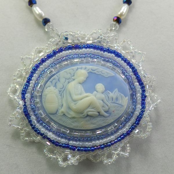 Woman and child cameo
