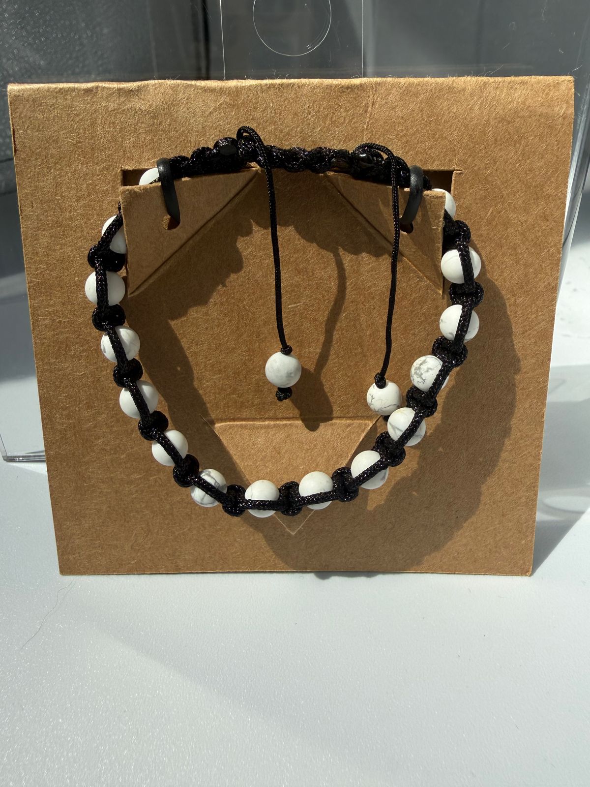 Howlite adjustable macrame bracelet 