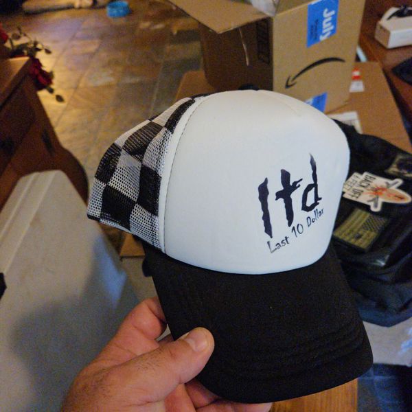 HAT 1