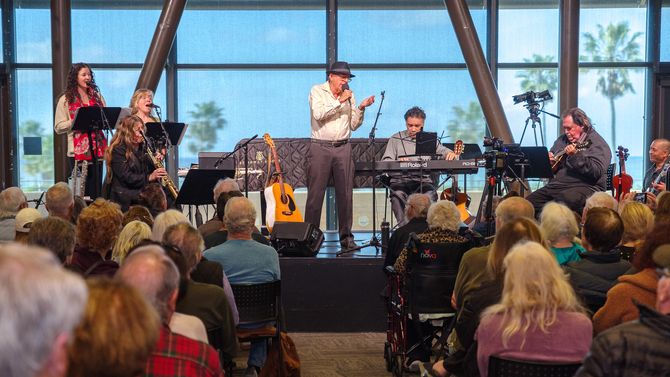 Niels' Becoming Leonard Cohen tribute show