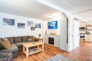 TV/Living Room
