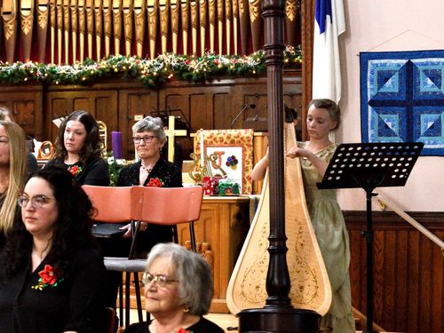 summerside-community-choir-instrumental-accompanist-on-harp