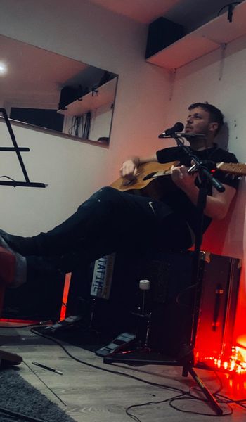 Al Drury Acoustic Musician Studio
