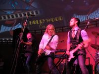 Appearing W/ 7 Bridges: The Ultimate Eagles Experience 