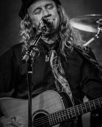 Open Mic with Kennon Knight