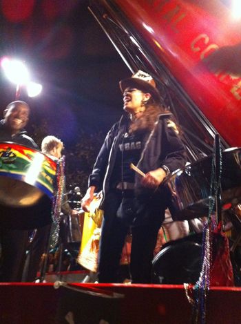 LilmoLoves plays 1st Friday Oakland MoLove Float
