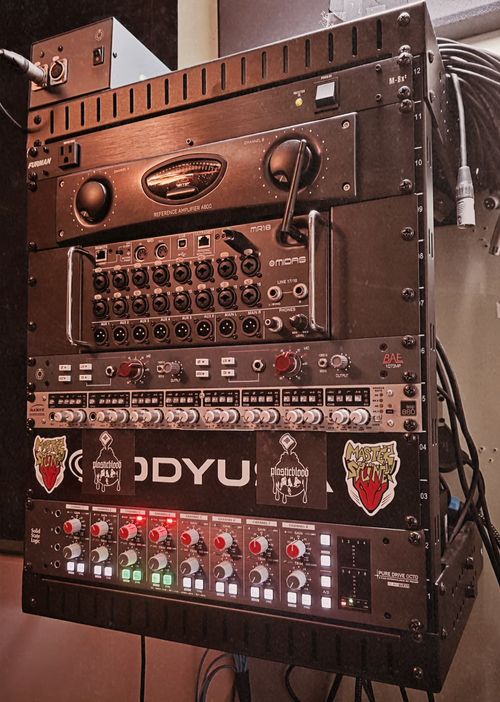 Recording rack at Splinter Studio PDX in Portland, Oregon featuring BAE 1073, SSL Puredrive, Midas MR18 and Audient ASP 880