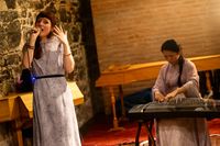 Walei & Yesica, voice & Guzheng