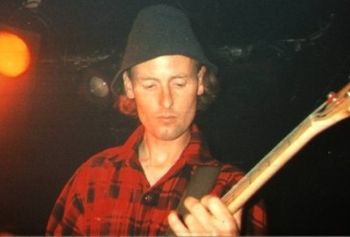 Geoff 'Fingers'Collett.....in studious mode...
Location,Rock Garden,
London
