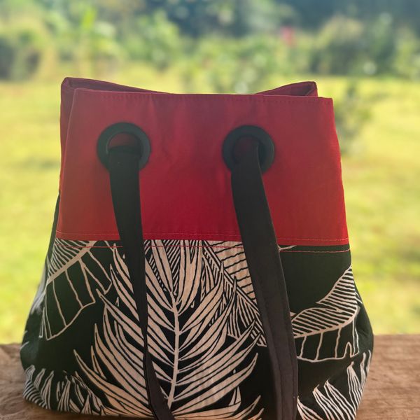 Home sewn hand bag - red & black