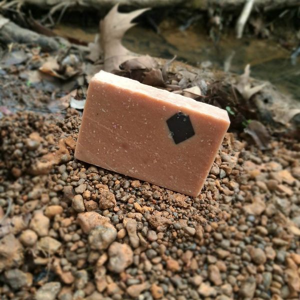 EARTHBOUND TRAIL SCRUB (Charcoal Exfoliant)