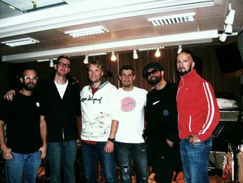Med gänget som spelade in min soloplatta "Atmosfear", 2011. Från vänster till höger: Andreas Kinger (f.d. Nordqvist), Alexander Schmidt, Tobias Wendeler, Mikael Berg Andersson, Tom Beimel, Jon Skäre.
