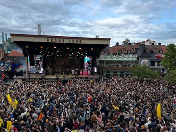 Det kom 14.000 pers och kollade på Electric Banana Band när vi spelade på Gröna Lund 2025.
