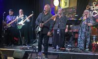 The Iconics play Little Lou's!