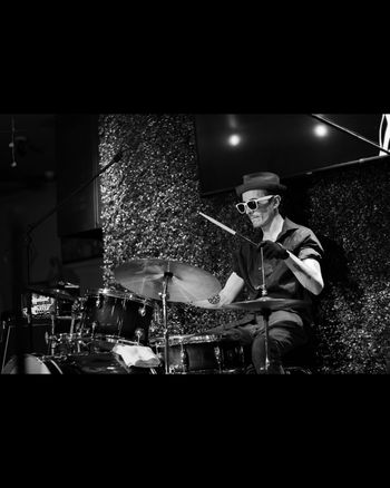 Silkburn Live At The Parrot
