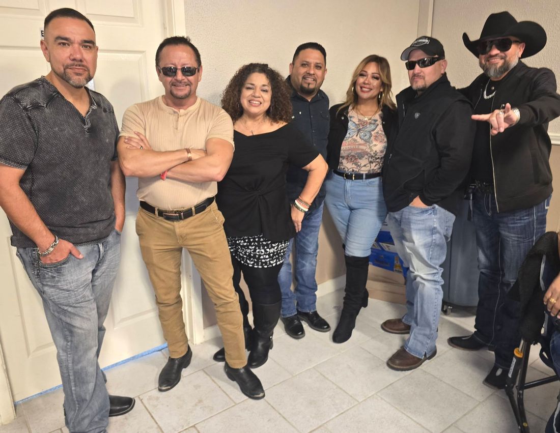 Puro Tejano 106.1 FM - Houston, Texas
Double J’s Morning Show with Jessika Reyna and Jessica Jeanz
