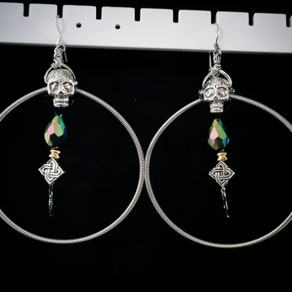 Skullhed Gem Bass String Earrings