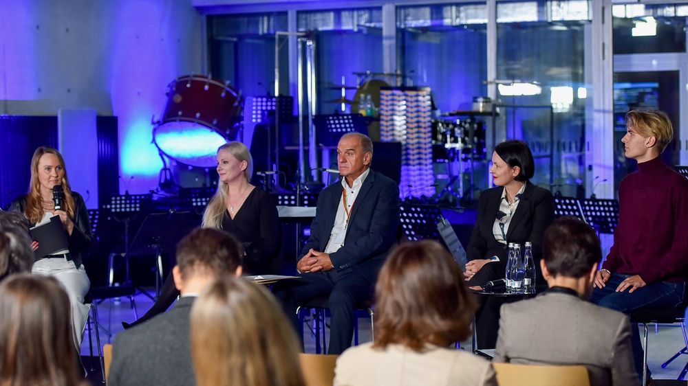 Debata odbywająca się w ramach finału Festiwalu Żywioły 2025