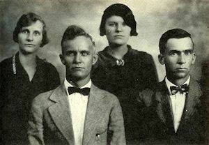The Speer Family 1920s: Lena Speer, G.T Speer, Pearl Claborn and Logan Claborn
*Special thanks to SGHistory.com for photo
