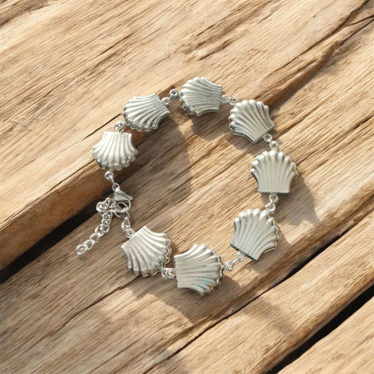 Silver shell bracelets 