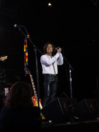 Phil Dunn as Jim Morrison
