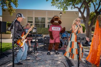 Corporate wedding event cover band performing live in San Jose California
