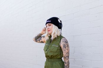 By Sarah Deragon
