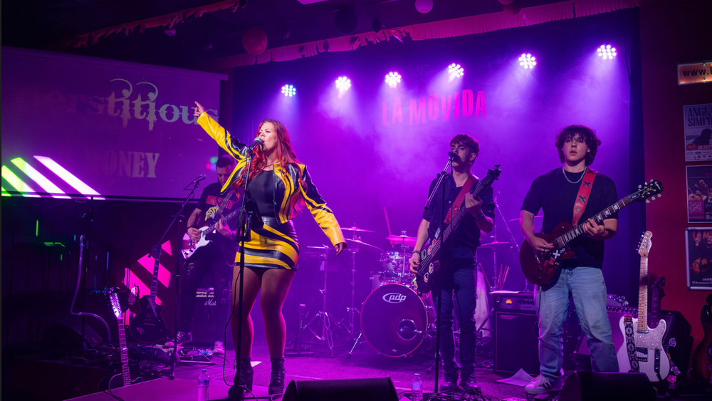 Black Honey, Heavy Metal, hard Rock cover band, weddings, party, hotels and festivals. 