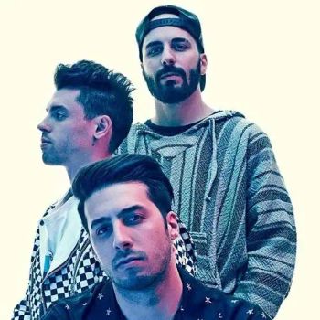Cash Cash
