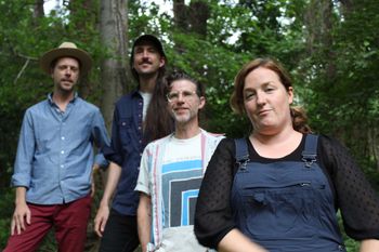 Hannah & The Wistfuls (Photo by Vickie Burick)
