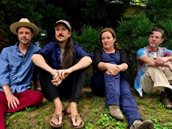 Hannah & The Wistfuls (Photo by Vickie Burick)
